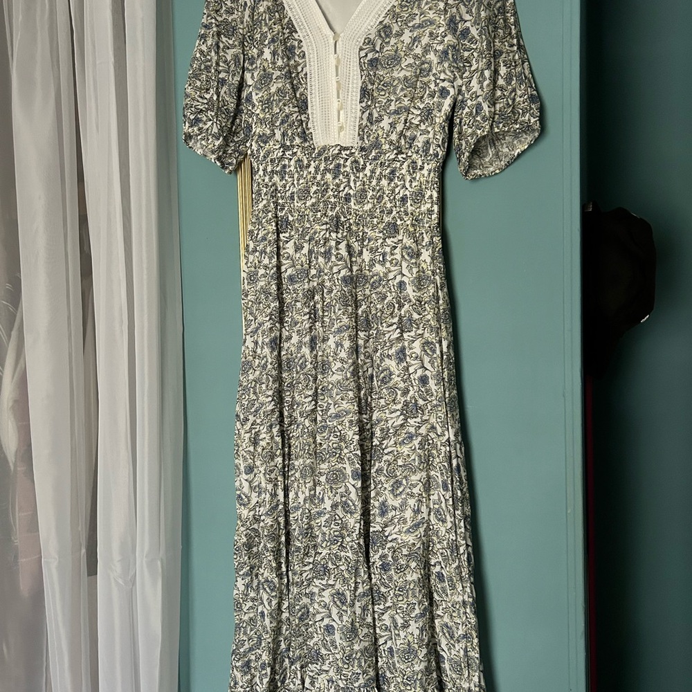 Green and White Puff Sleeve Sundress with Scoop Neck